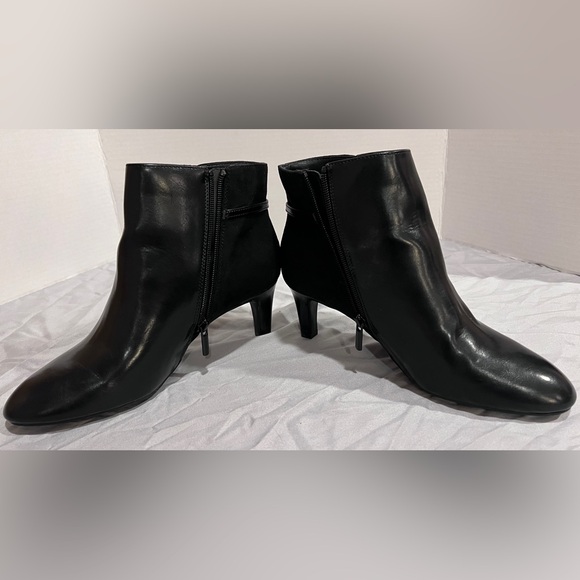 Elegant Black Women's Zip Up Ankle Boot with Gold Embellishments - Picture 3 of 6